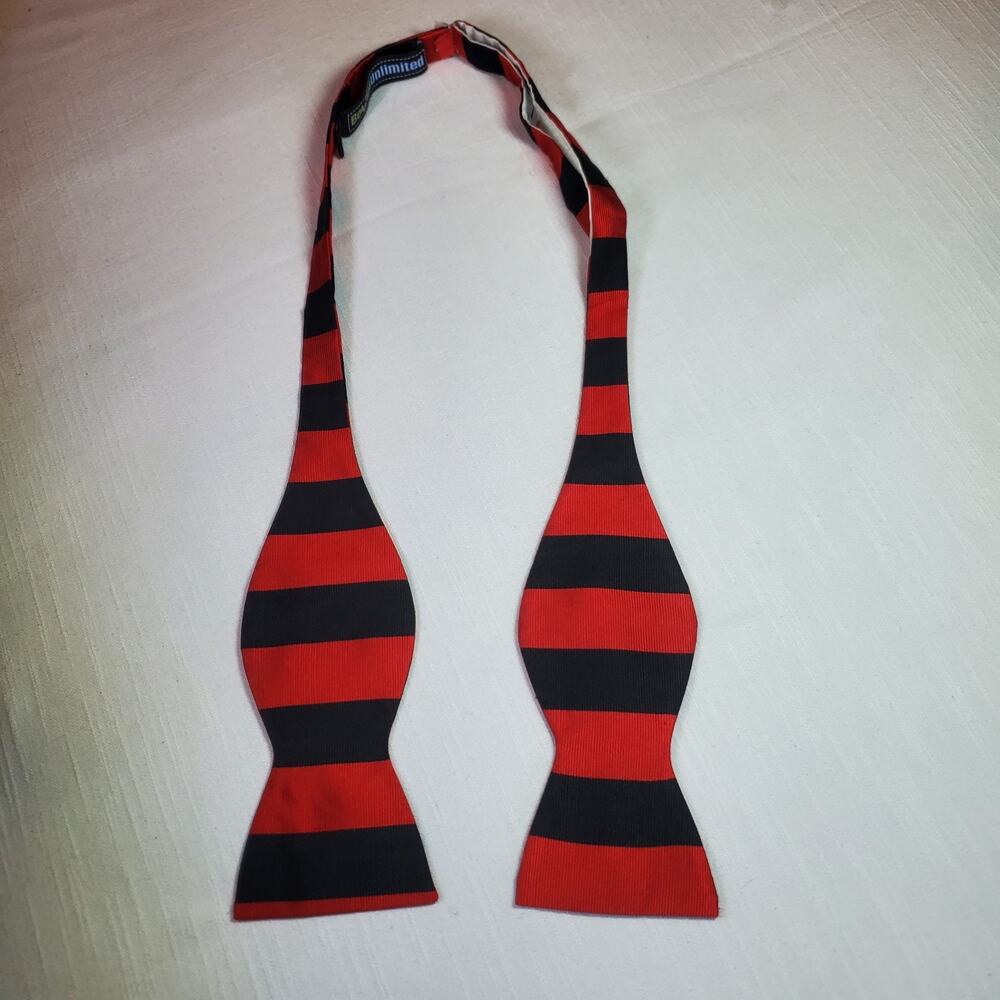 Bo Ties Unlimited Mens Bow Tie Red Black VERY WORN- Good for Halloween Costume